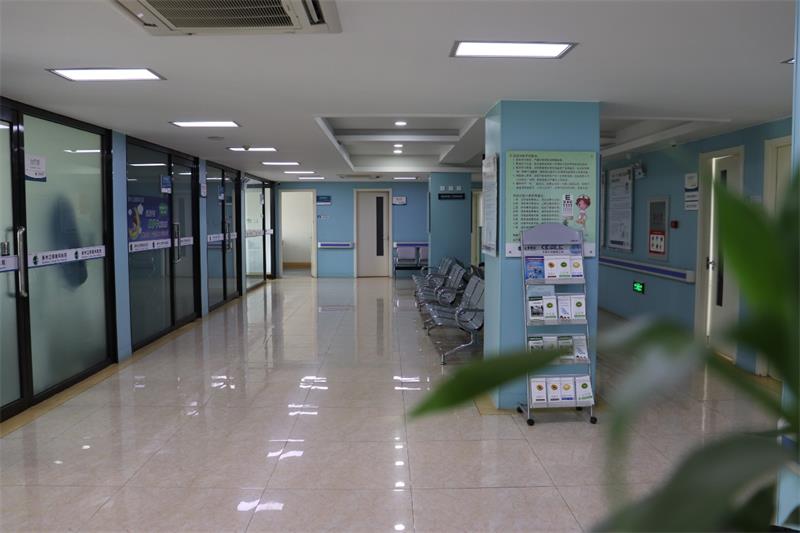 1756109702741260.jpg 候诊区 (1).jpg